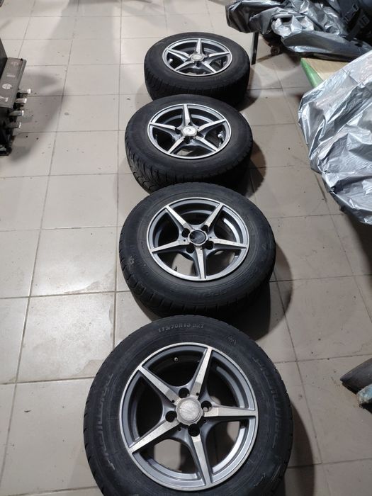 Диски  титаны с резиной 4×98R-13 с резиной. 2000гр штука. Комплект 8000гр