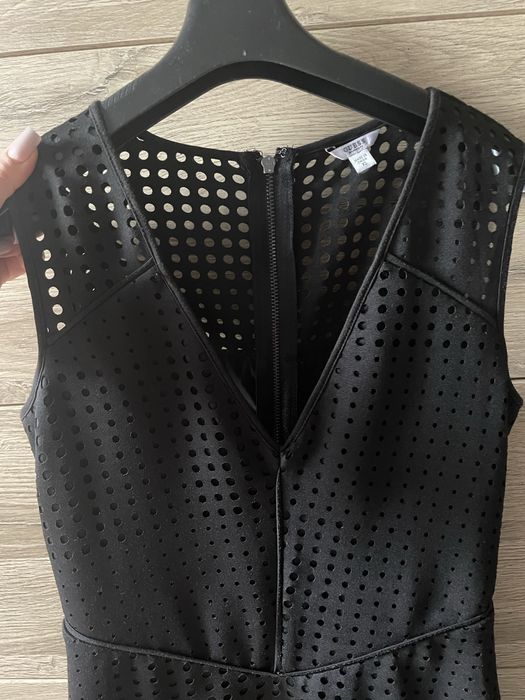 Czarna sukienka Guess xs-s