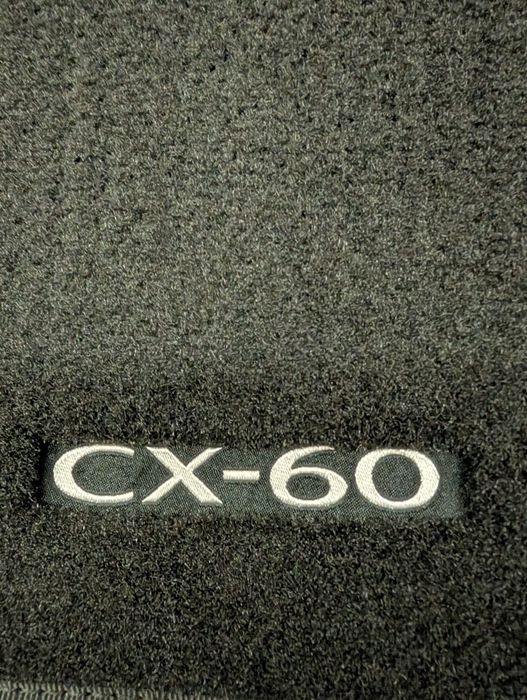 Vendo tapetes Mazda CX60 novos e originais.