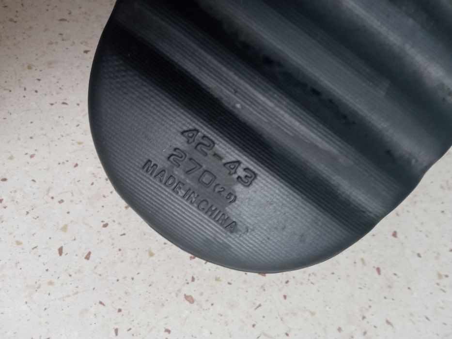 Klapki czarne 42-43 wkładka 25,5 cm