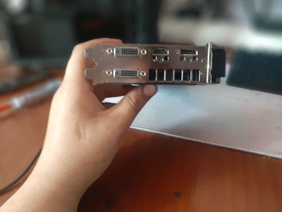 Продам Rx 570 series Asus Strix 4 gb