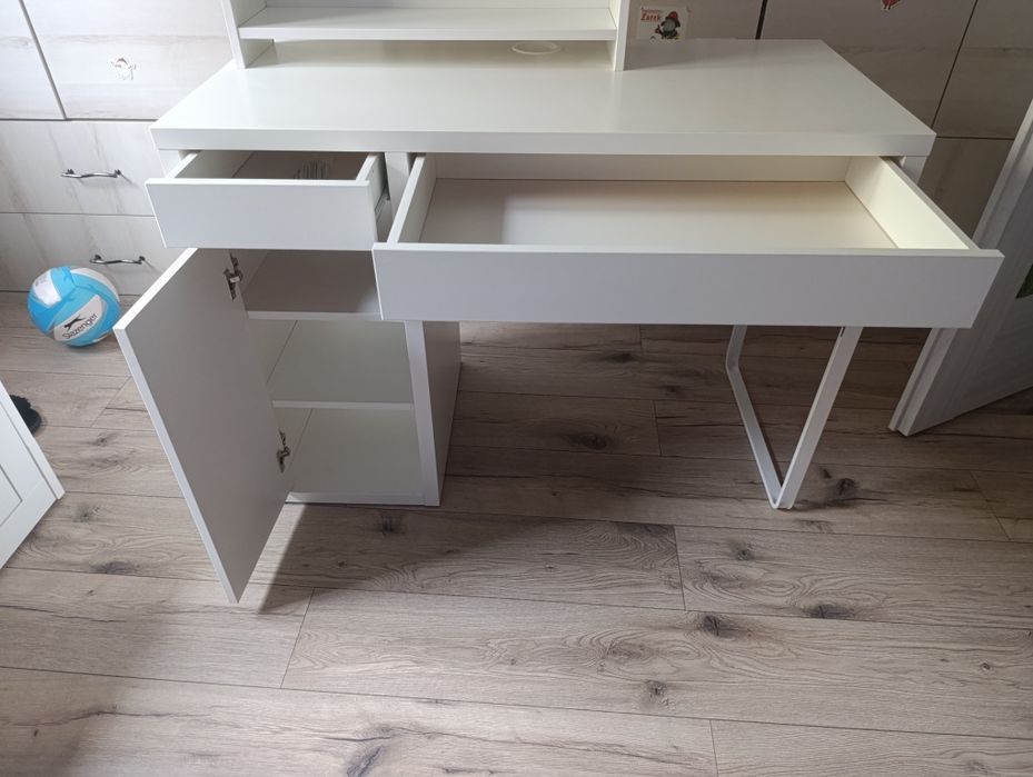 Biurko Ikea Micke białe  z nadstawka i wkładem do szuflady