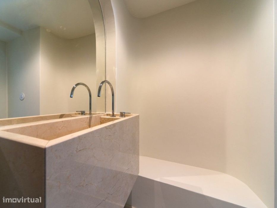 Apartamento T4 na Rua do Telhal