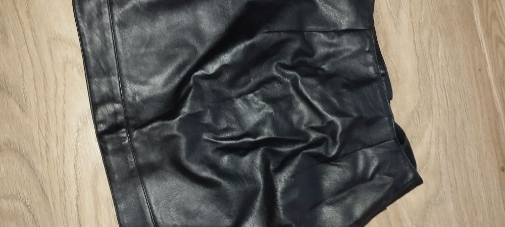 Шкіряна  спідниця