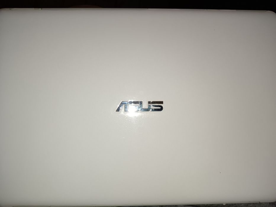 Zamienię Noetbook Asus E200h +torba00h
