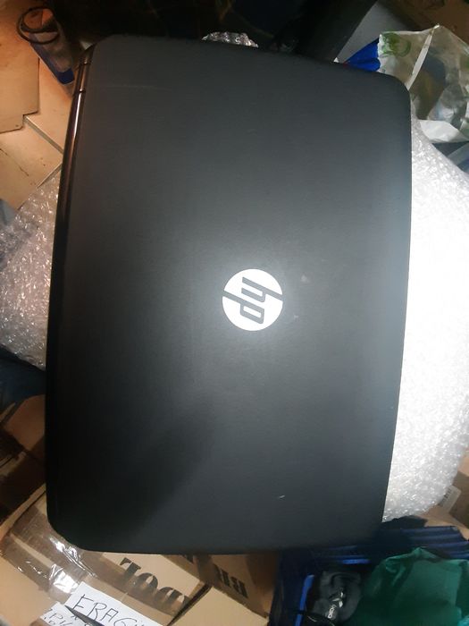 Seis computadores portáteis para reparação