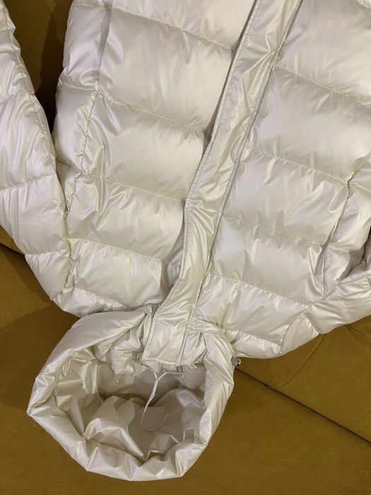 Жіноча куртка пуховик