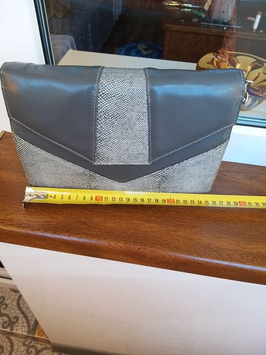 Продам женскую сумочку