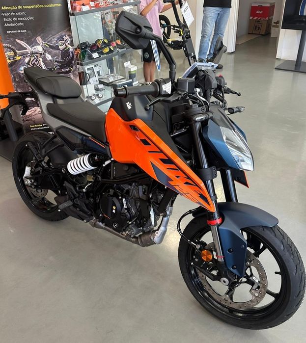 KTM Duke 125 de  2024 – Como Nova