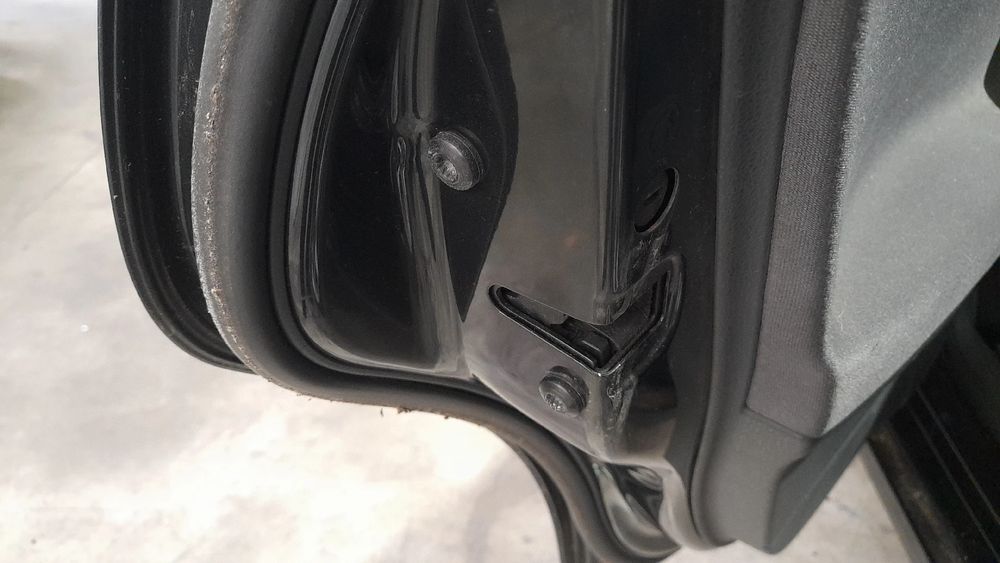 Fechadura / fecho porta trás esquerdo VOLKSWAGEN Polo (9N)