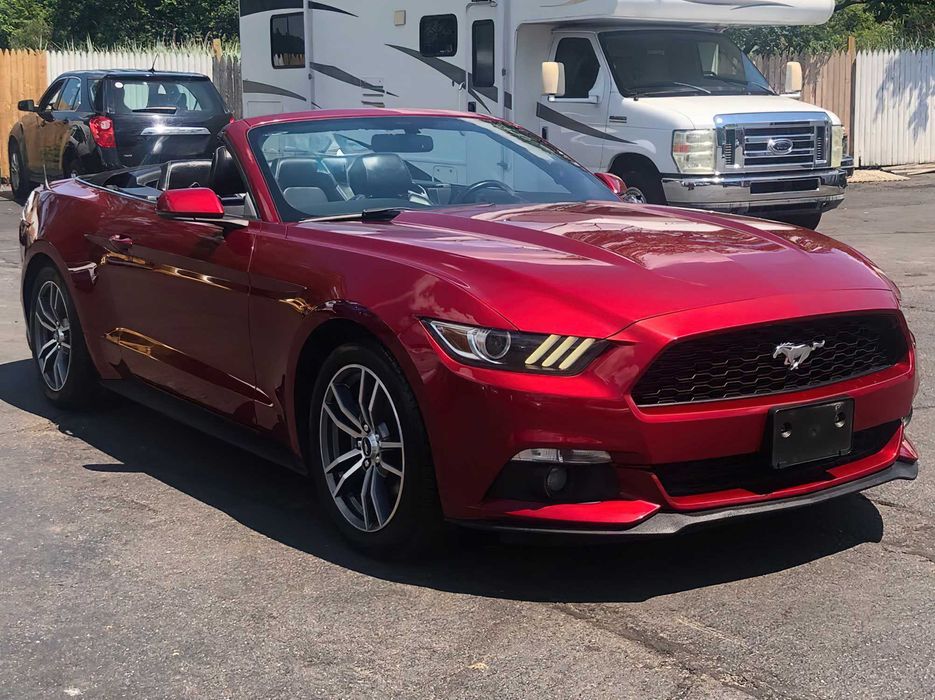 Ford Mustang      2015