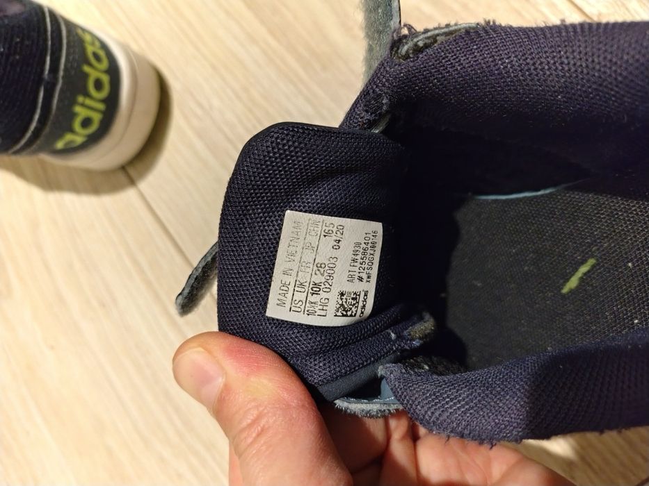 Sprzedam chłopięce buty sportowe Adidas