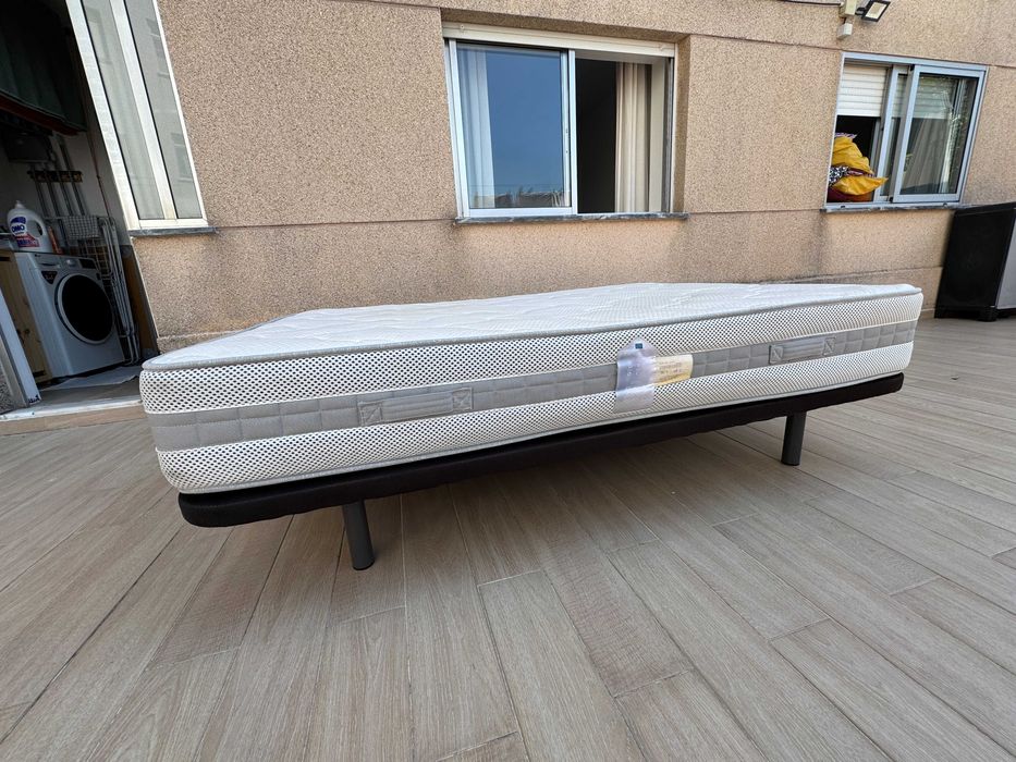 Cama de Casal Completa com Base e Colchão – 140 x 190 cm