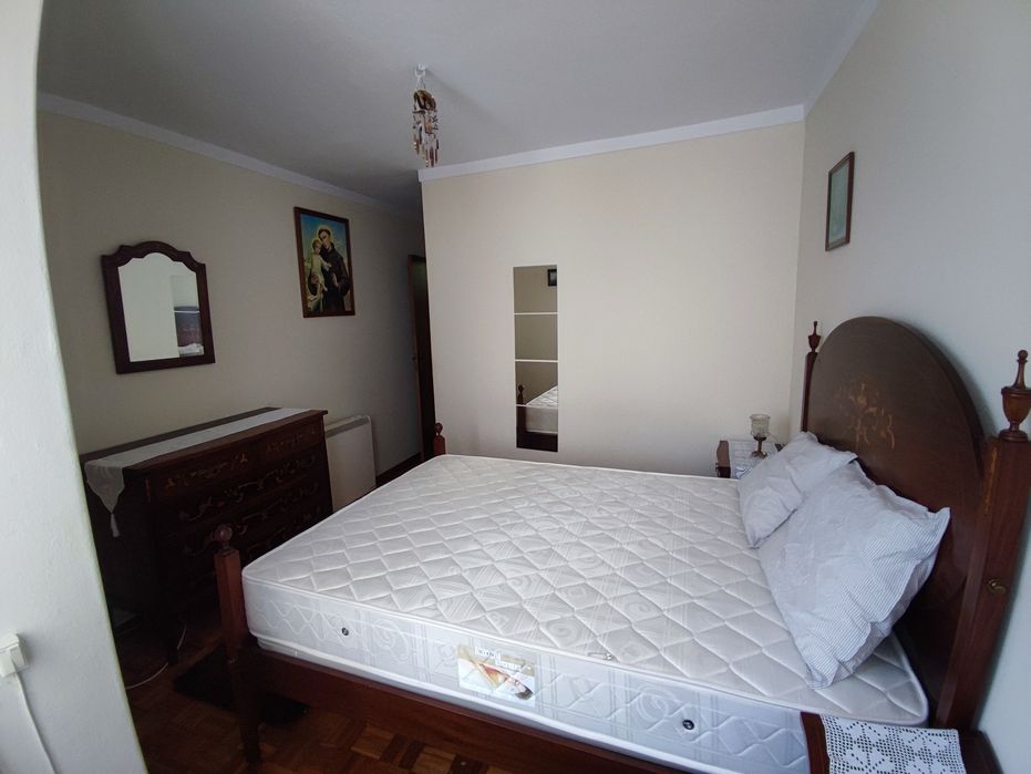Arrenda-se quarto perto do Marquês no Porto