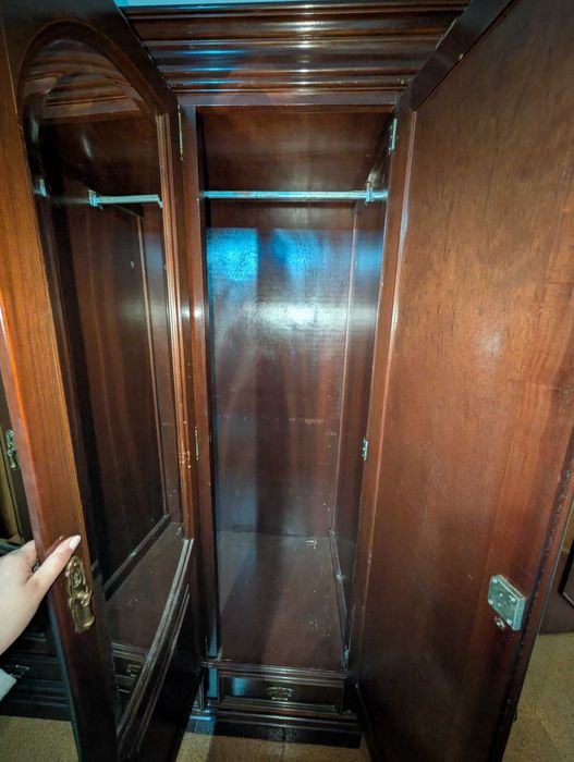 Guarda-fatos de 4 portas, madeira maciça, castanho escuro