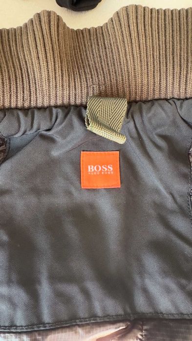 Casaco Hugo Boss Orange verde com capuz em pêlo