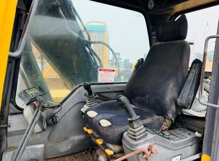 Гусеничний екскаватор VOLVO EC140 BLC з ковшом 2006 р