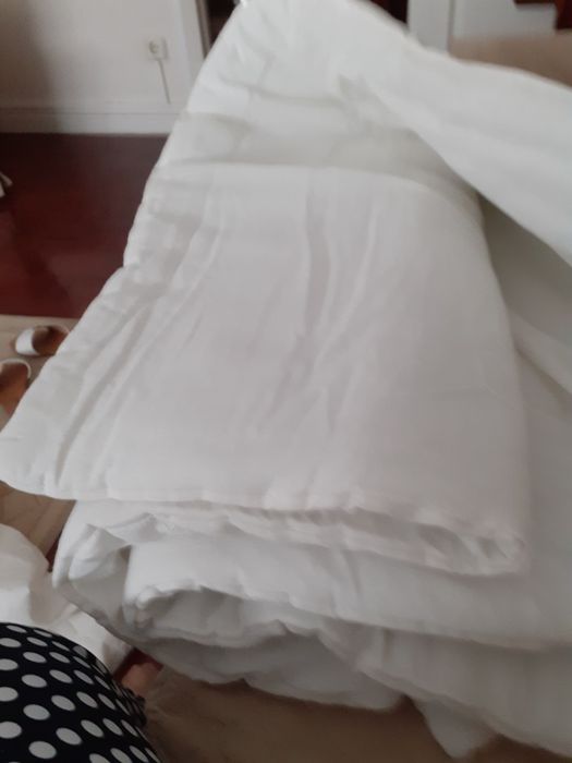 Edredom NOVO para cama de bebé/criança.