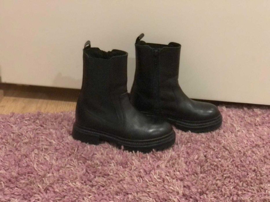Botas Zara como novas cor preta tamanho 30