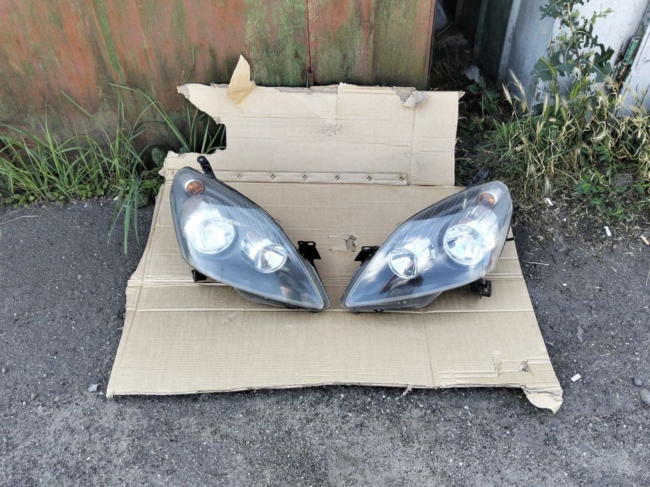 Zafira b фара лампа зефіра