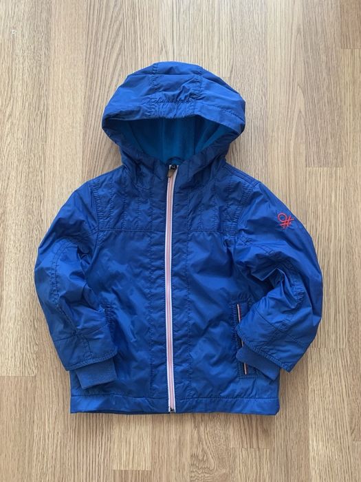 Детская куртка - ветровка Benetton.