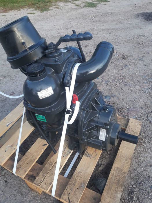 Beczkowóz. Pompa MEC  9-13500. Kołnierz.