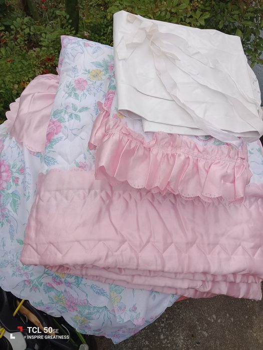 Edredão para cama de solteiro em bom estado.