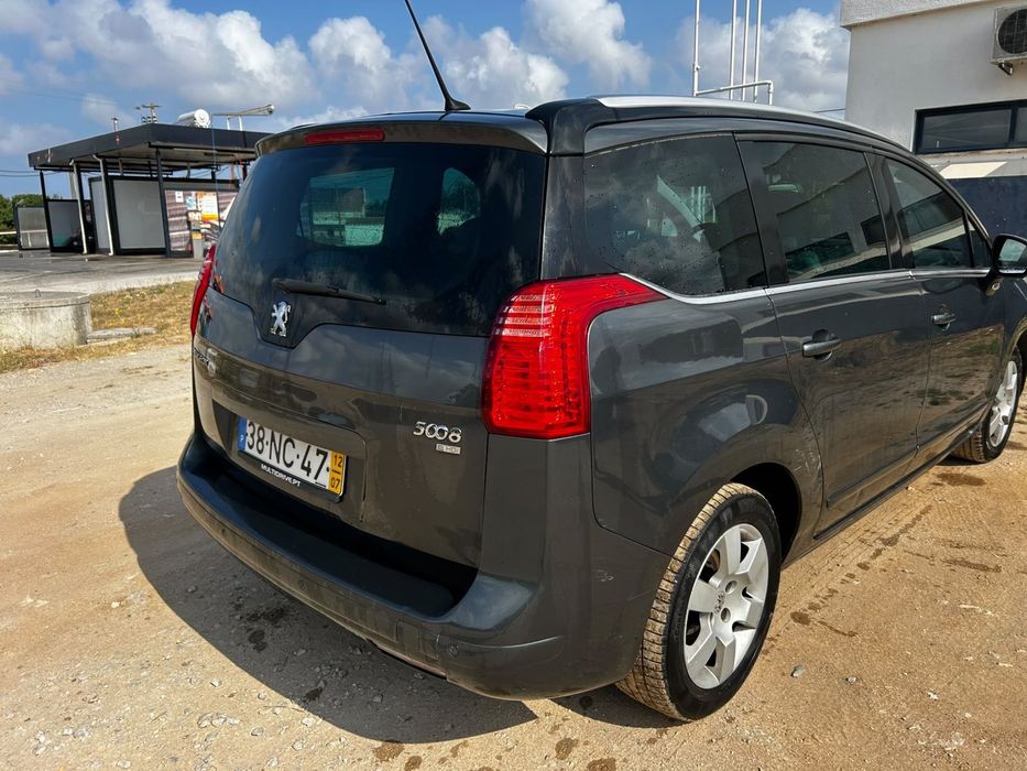 Peugeot 5008, 2013року