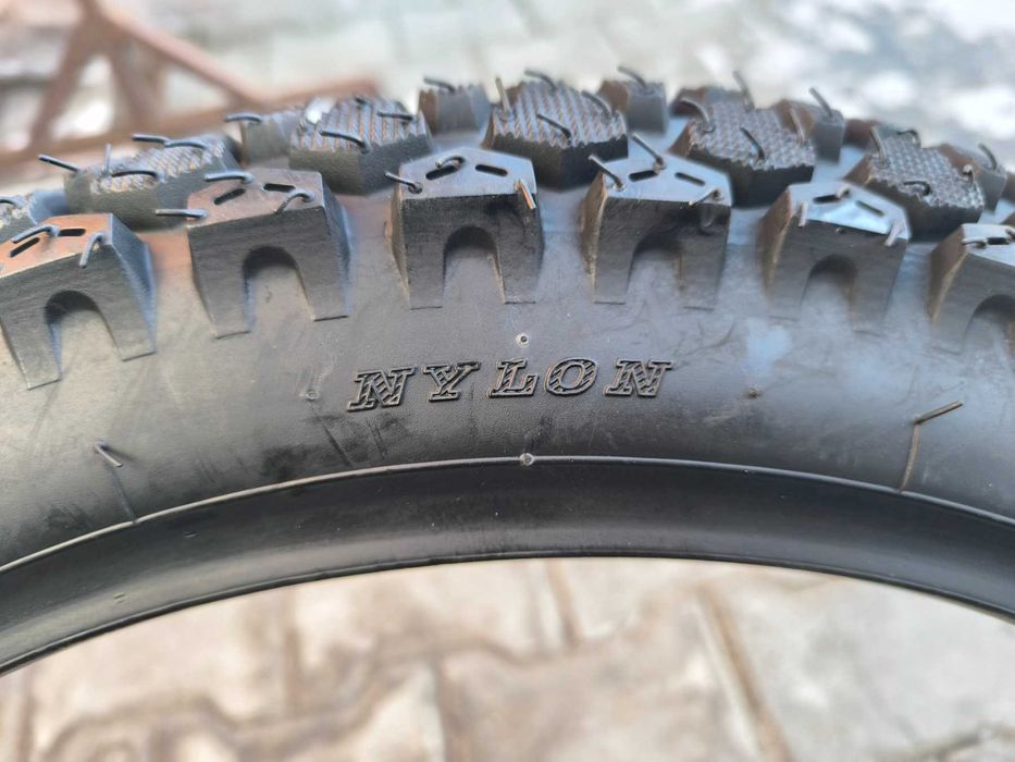 Шина 3.00-18 з камерою Тайвань на Минск шипована