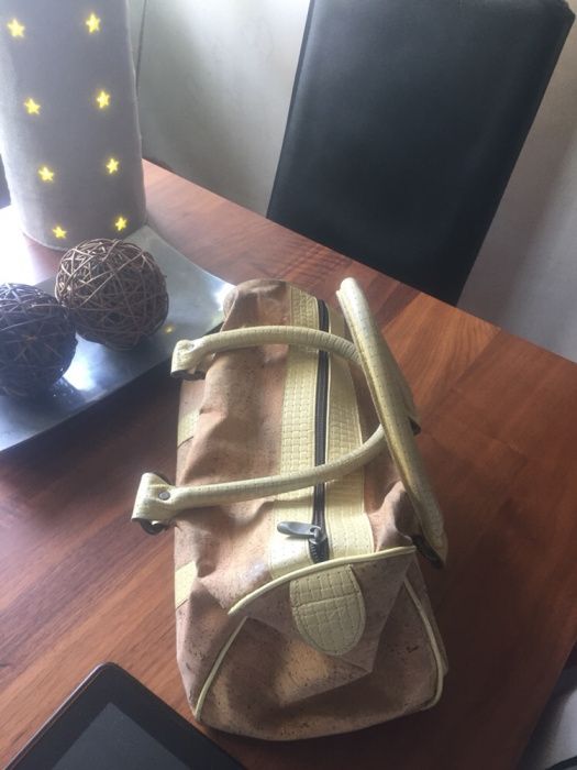 Vendo mala em cortiça originais