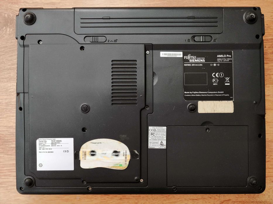 Laptop AMILO Pro V3515 Fujitsu Siemens RAM 1GB + bateria. Niesprawny