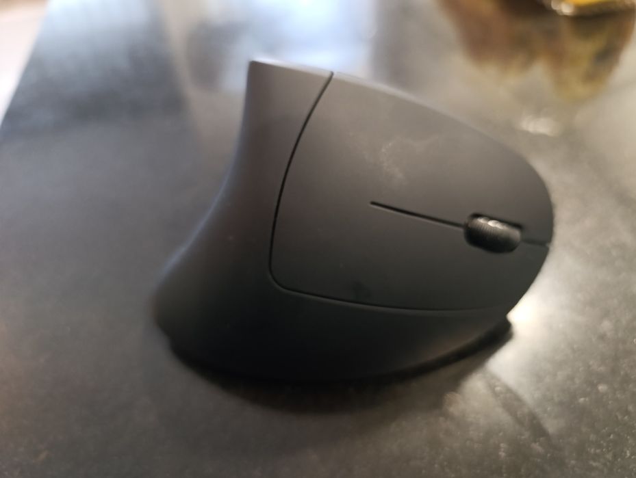 Trust Rato Vertical Wireless Ergonomic Mouse