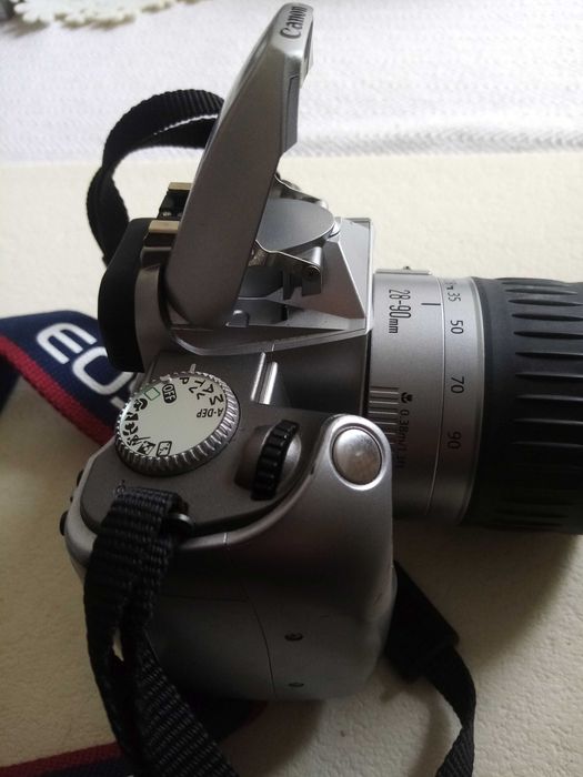 Máquina fotográfica analógica Canon 300V em perfeito estado.