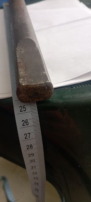 Металічна ручка важка