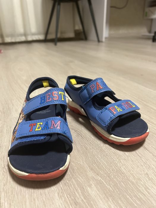Босоніжки 28 розмір для хлопчика HM
