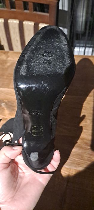 Szpilki wizytowe zamszowe Moschino roz 38