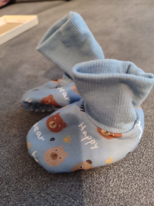 Buciki dla niemowląt niebieskie z misiami materiałowe