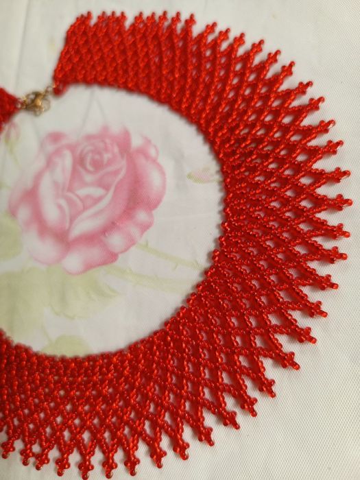 Силянки прикраси на шию з бісеру ручної робити