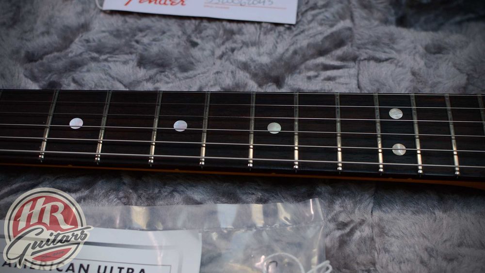 Fender American Ultra Stratocaster HSS, Cobra Blue, USA, 2020 rok