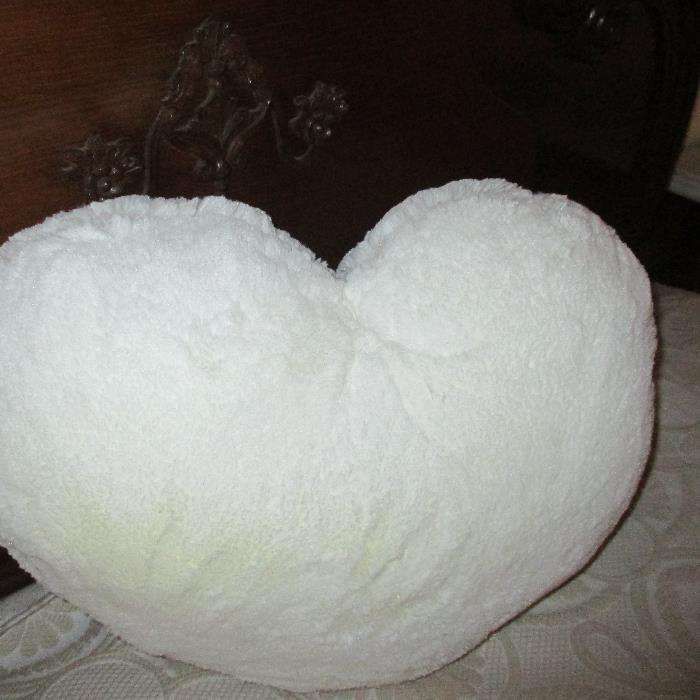 Almofada Branca Coração