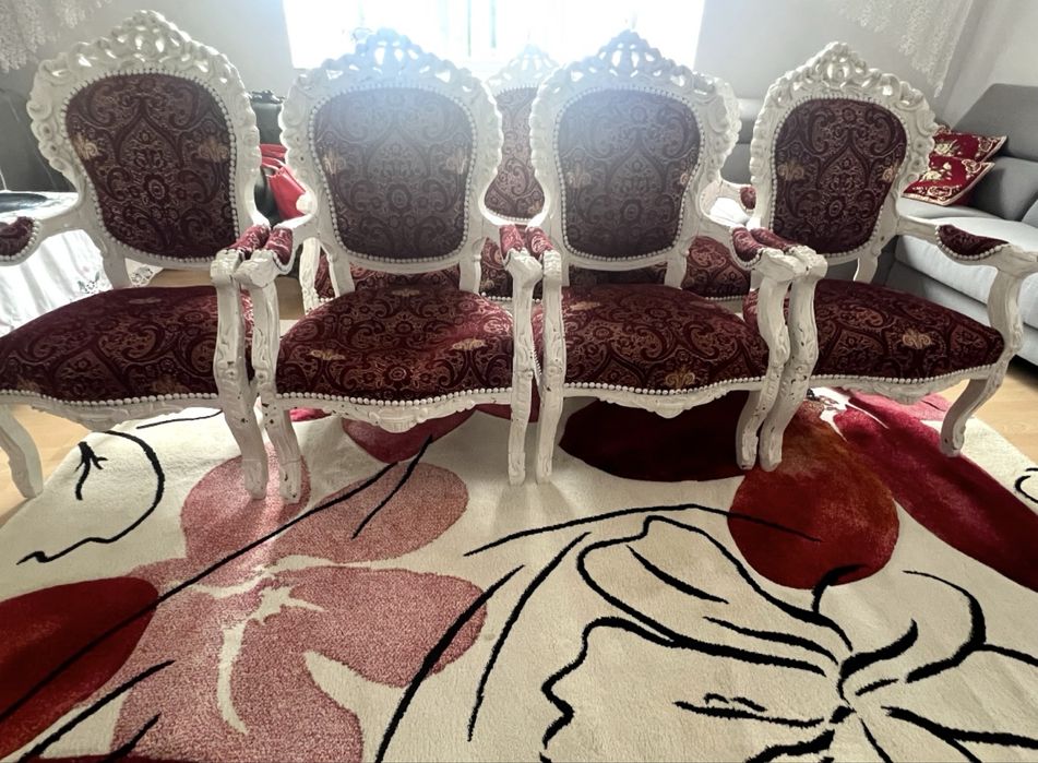 Zestaw mebli drewnianych