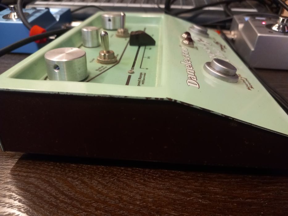 Pedal Danelectro Reel Echo com caixa original