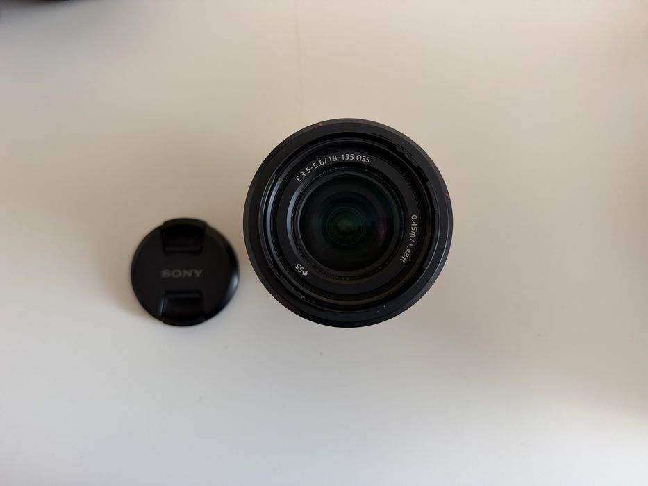 Sony A6000 + lente objetiva 18-135mm OSS
