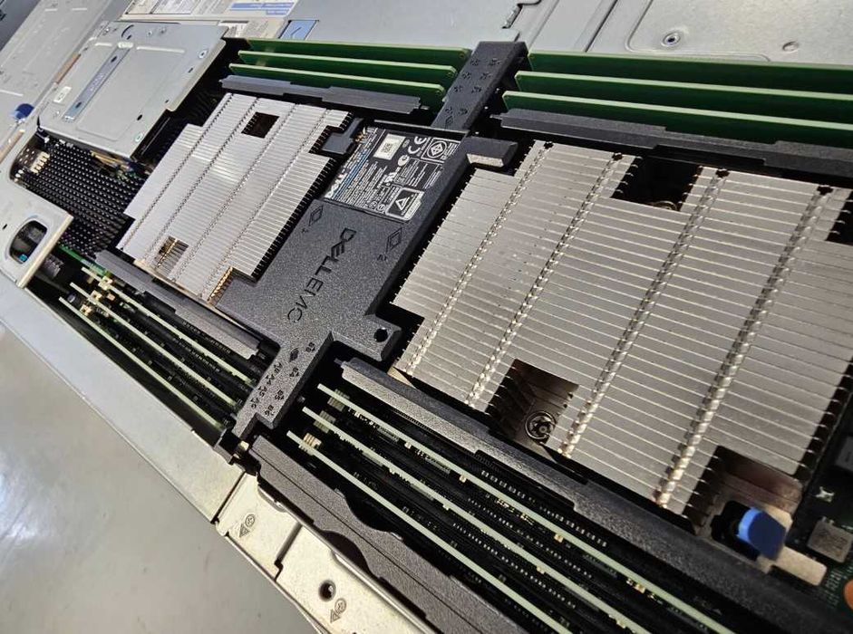 224 vCPU e 128GB DDR4 | Dell C6400 | 4 x Servidores Intel XEON GOLD |