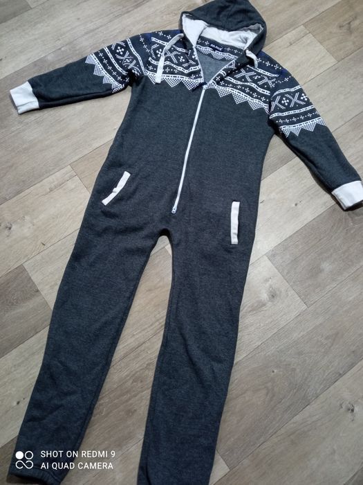 Мужская пижама, кофта, штаны.