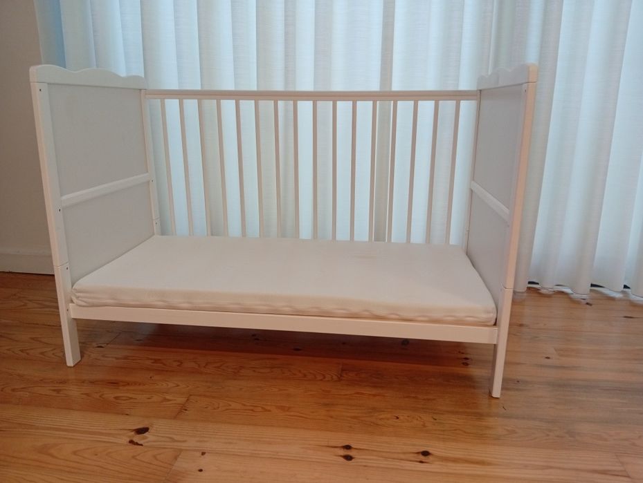 Cama (com ou sem gradas e três níveis de altura)
