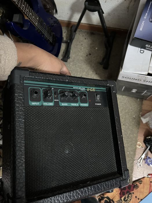 Ibanez Guitar, Amplifier and Zoom G1 Four package