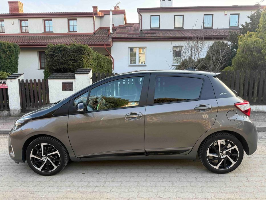 Toyota Yaris Przebieg 14.8 tys.I Pierwszy właściciel I ASO I 16” felgi