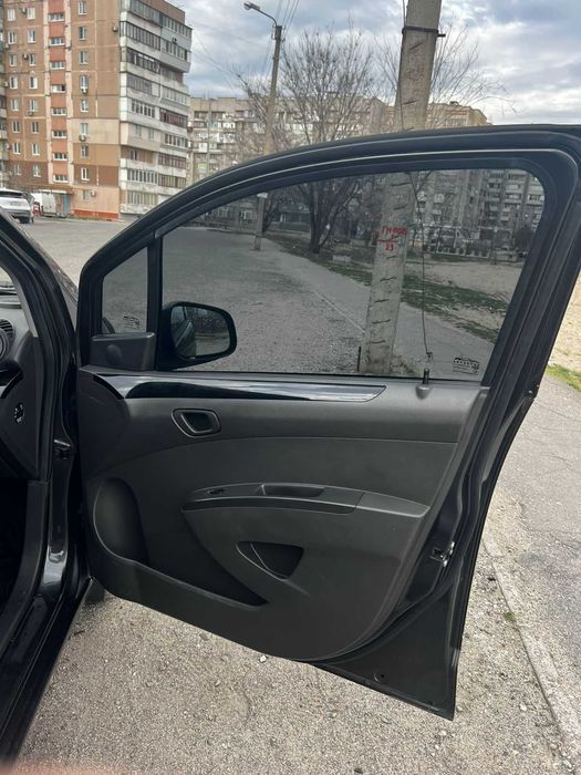 Автомобиль на автомате Шевролет Спарк