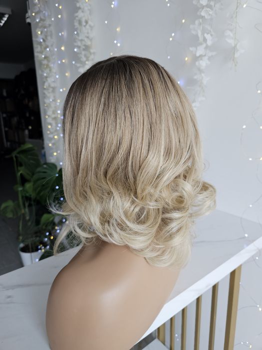 Peruka premium Tery lace front loki naturalna fryzura